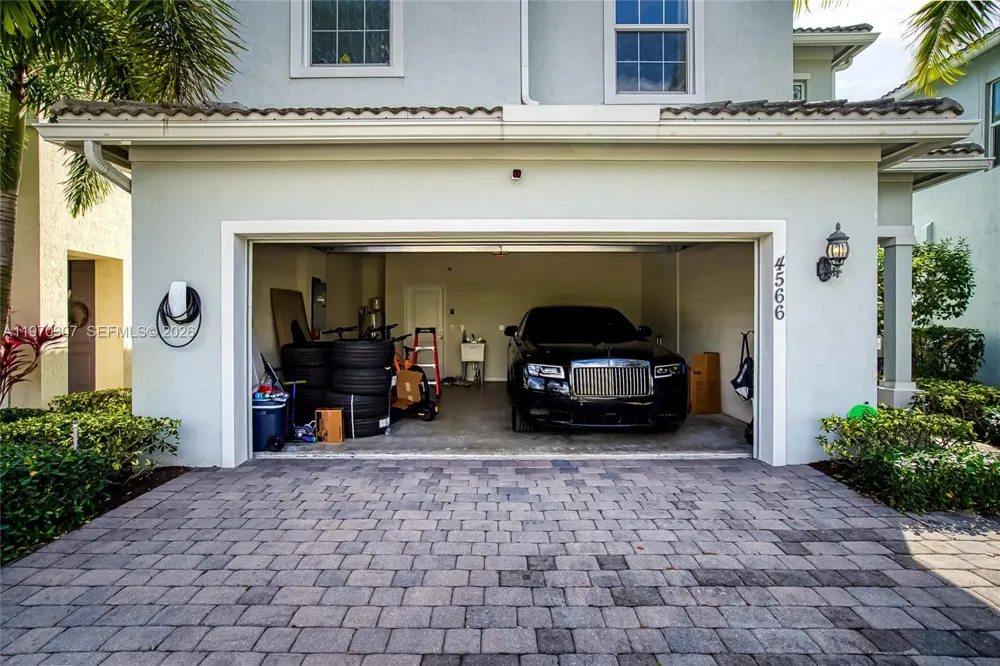 4566 Ficus St Hollywood, FL 33021