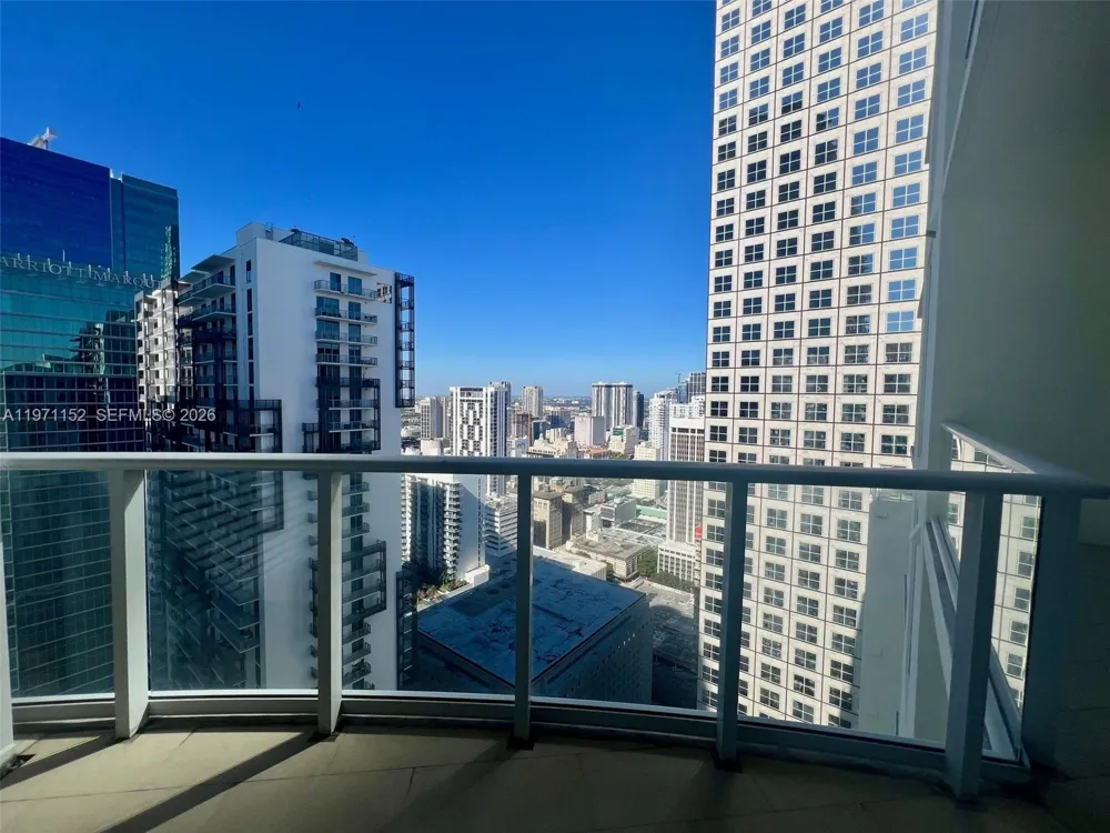 300 S Biscayne Blvd #PH-3907 Miami, FL 33131