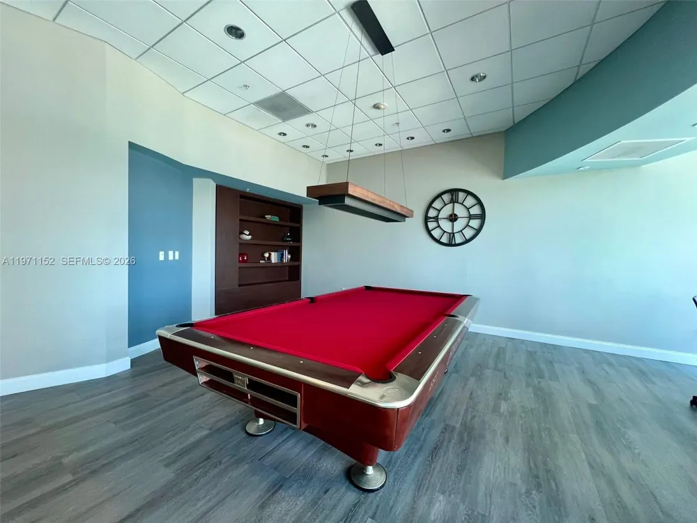 300 S Biscayne Blvd #PH-3907 Miami, FL 33131