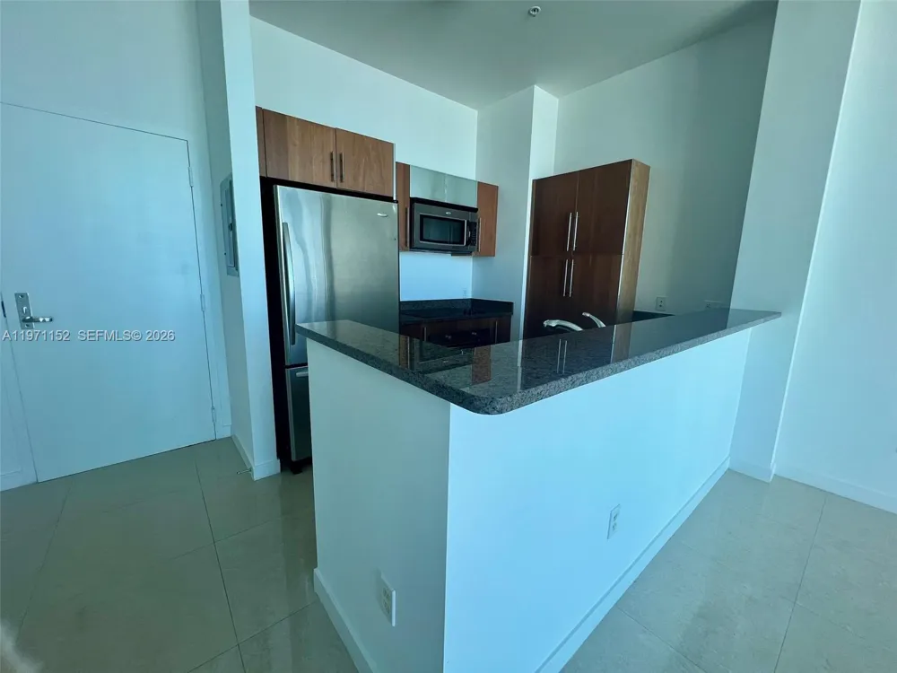 300 S Biscayne Blvd #PH-3907 Miami, FL 33131