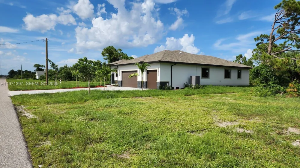 47 E BRIG CR Port Charlotte, FL 33946