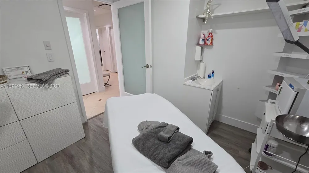 7245 SW 57th CT South Miami, FL 33143
