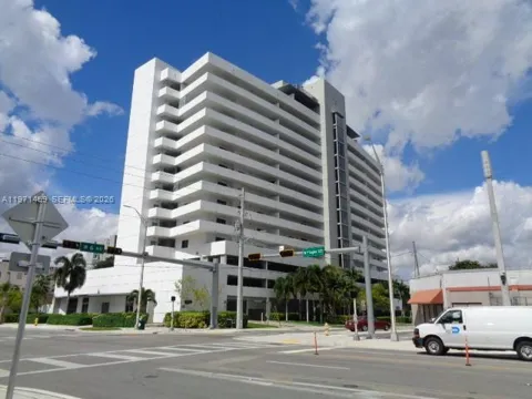 36 NW 6 Ave #608