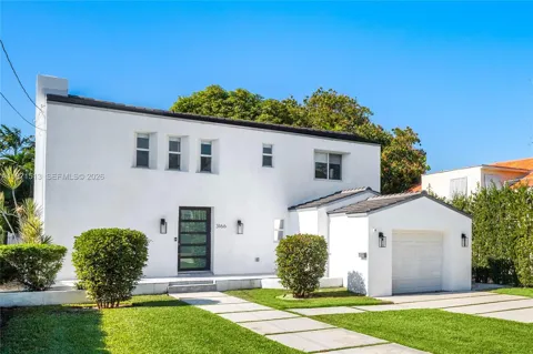 3166 Royal Palm Ave