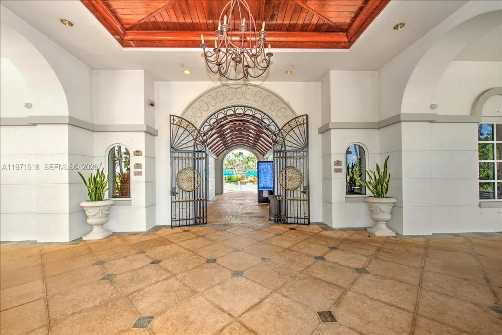 8385 Whisper Trace LN Apt. #104 Naples, FL 34114