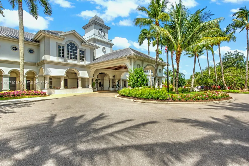 8385 Whisper Trace LN Apt. #104 Naples, FL 34114
