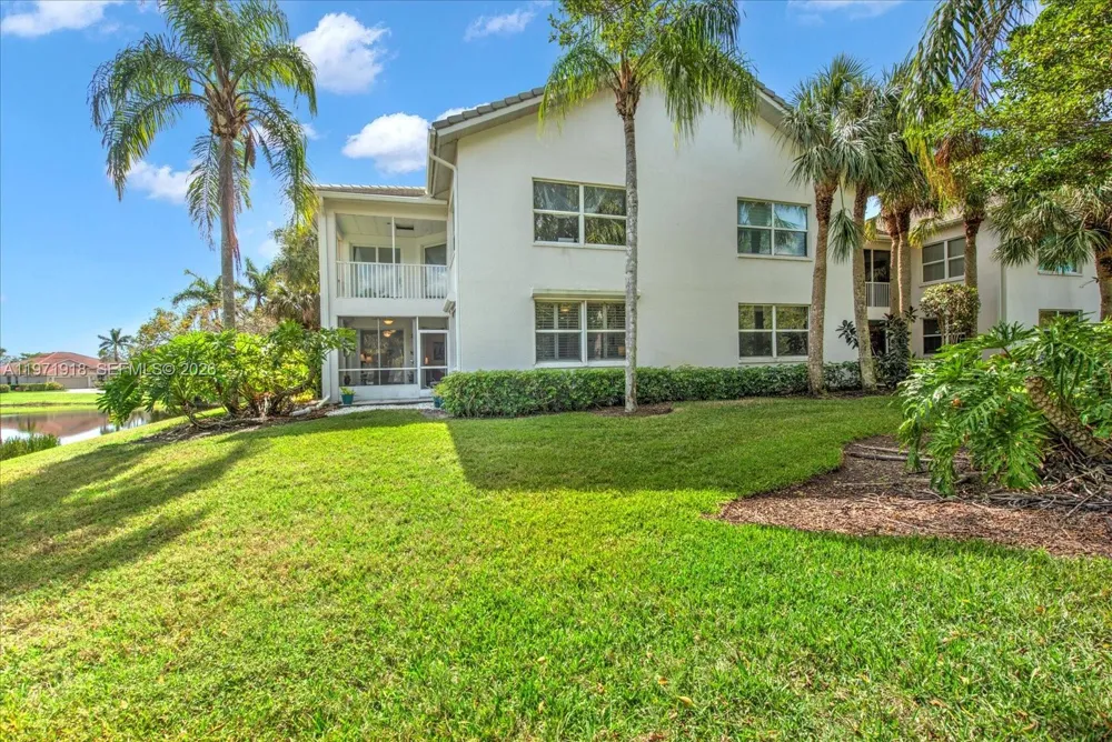 8385 Whisper Trace LN Apt. #104 Naples, FL 34114