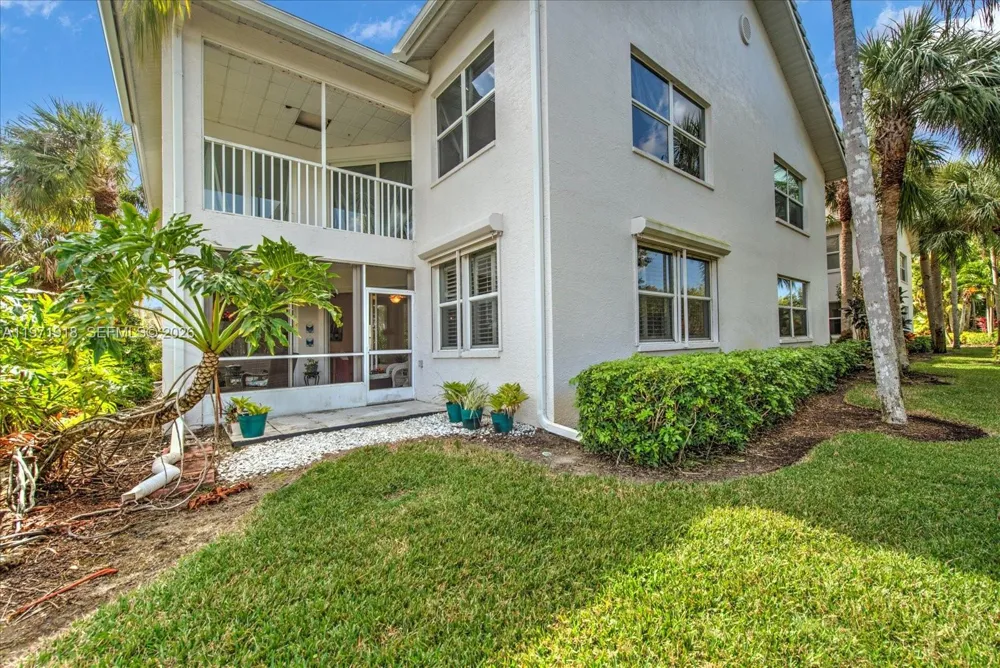 8385 Whisper Trace LN Apt. #104 Naples, FL 34114