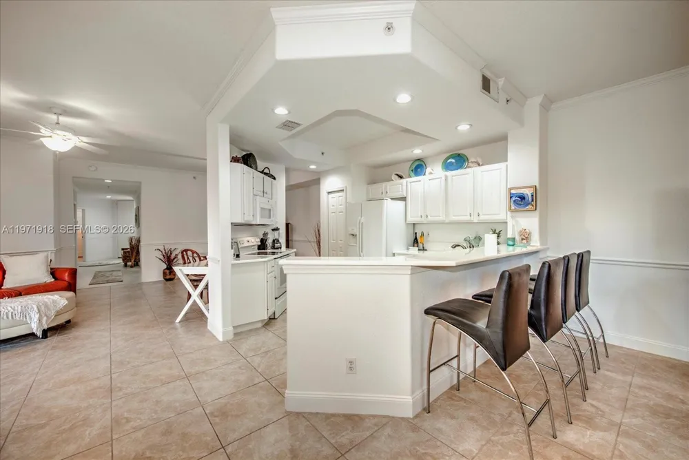8385 Whisper Trace LN Apt. #104 Naples, FL 34114