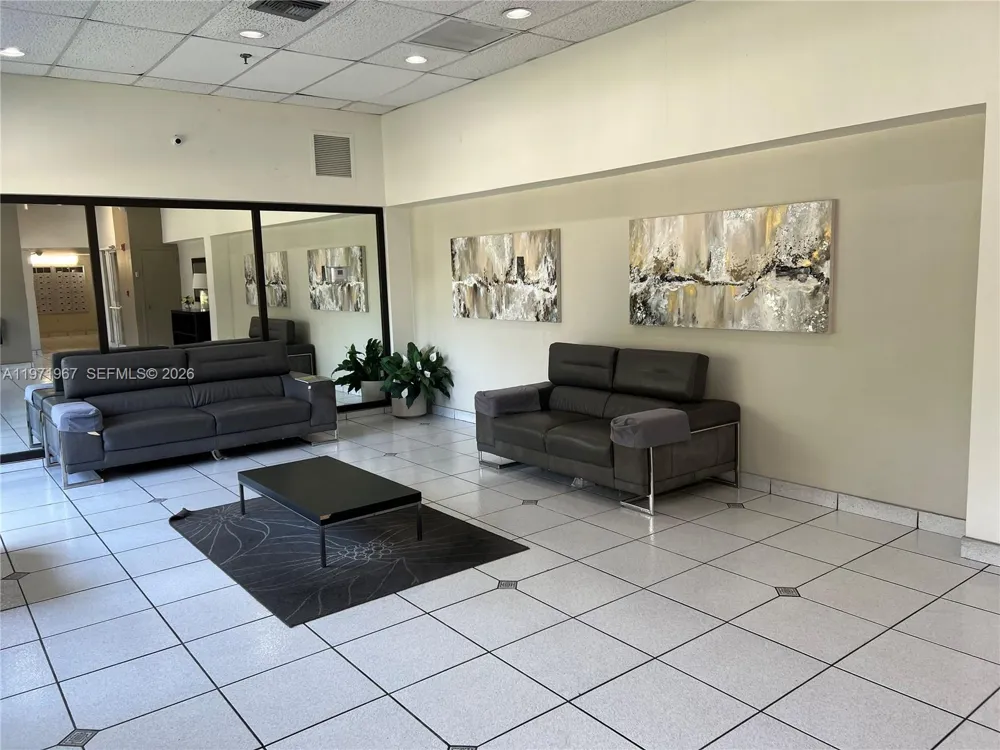 17600 Bay Rd #N902 Sunny Isles Beach, FL 33160