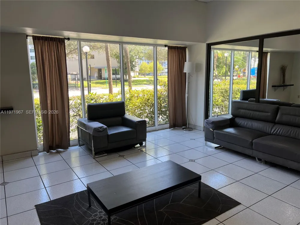 17600 Bay Rd #N902 Sunny Isles Beach, FL 33160