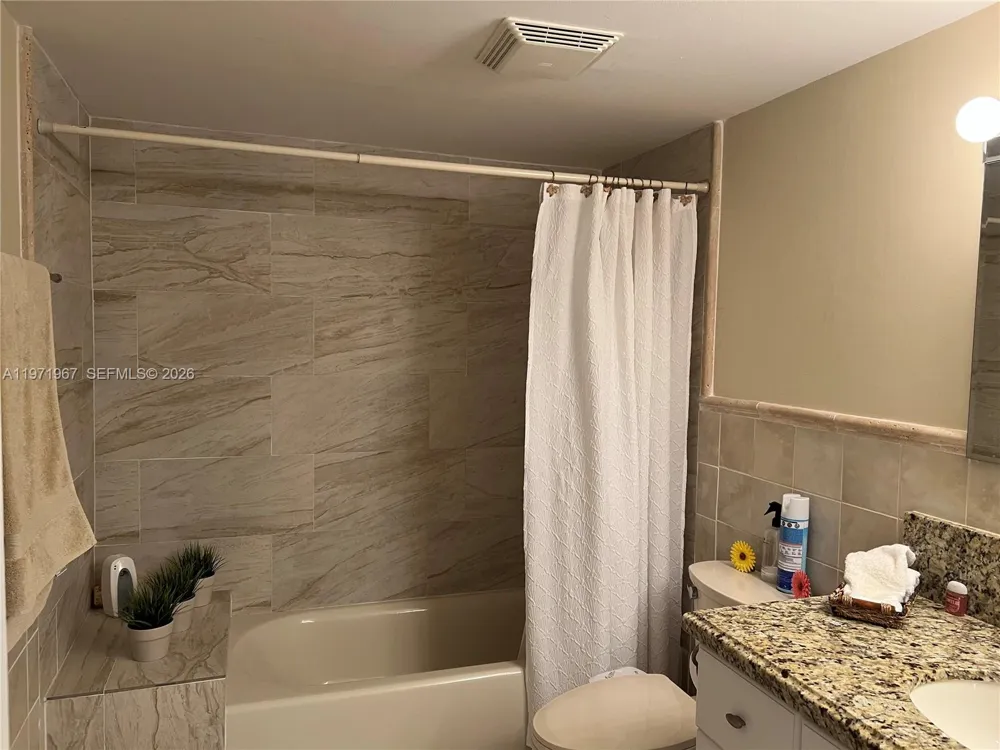 17600 Bay Rd #N902 Sunny Isles Beach, FL 33160
