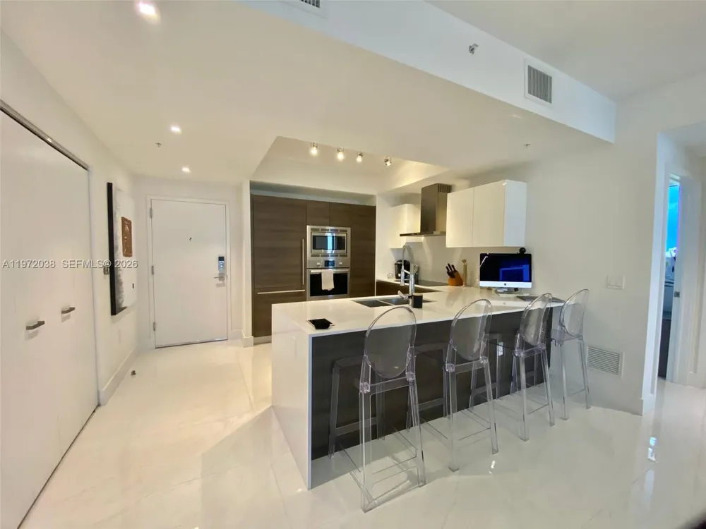 301 Altara Ave #701 Coral Gables, FL 33146