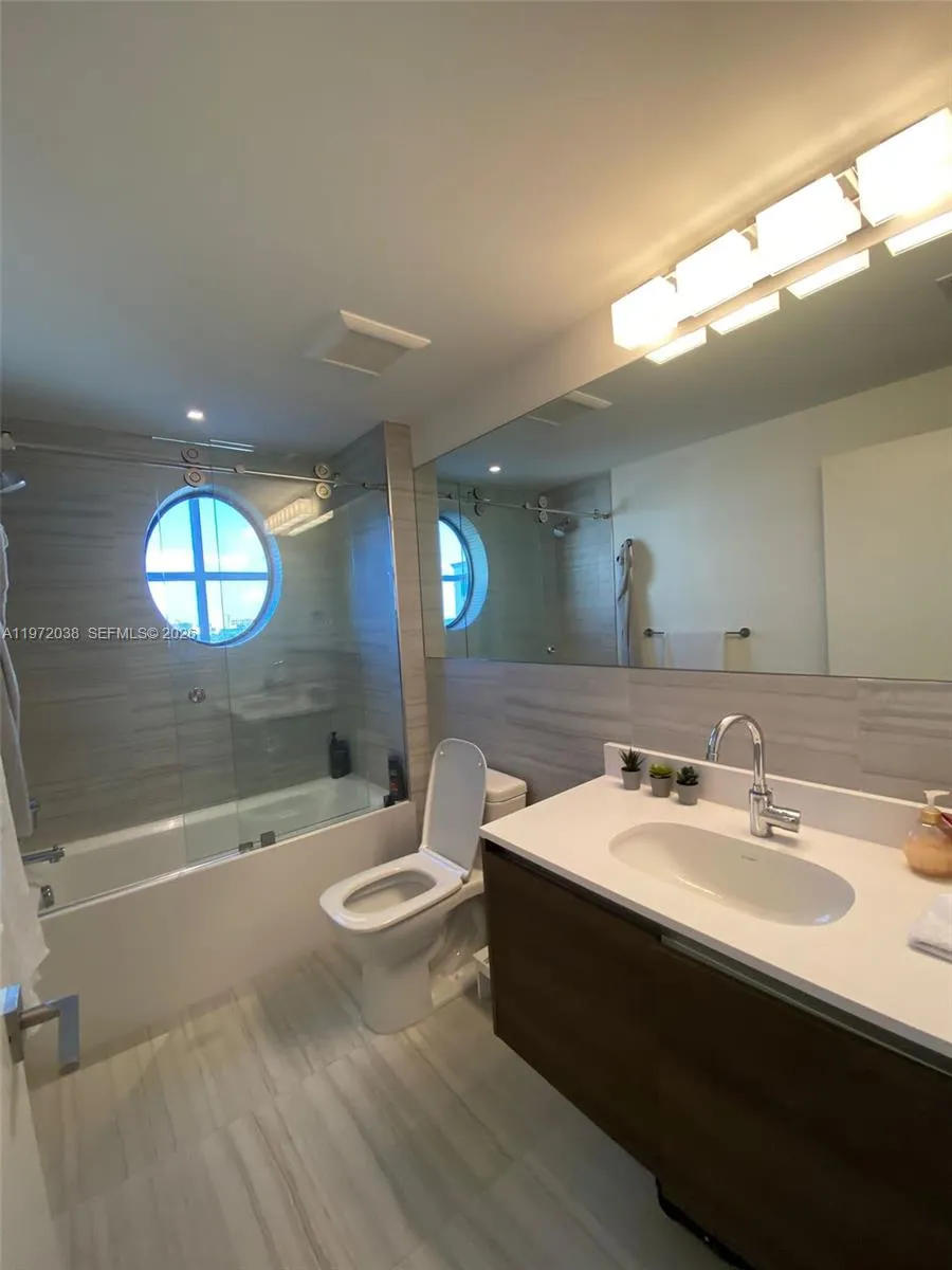 301 Altara Ave #701 Coral Gables, FL 33146