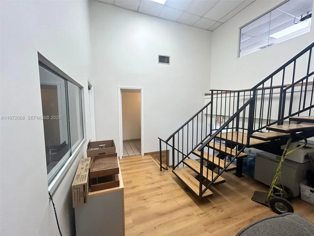 6910 NW 50th St #4-1 Miami, FL 33195
