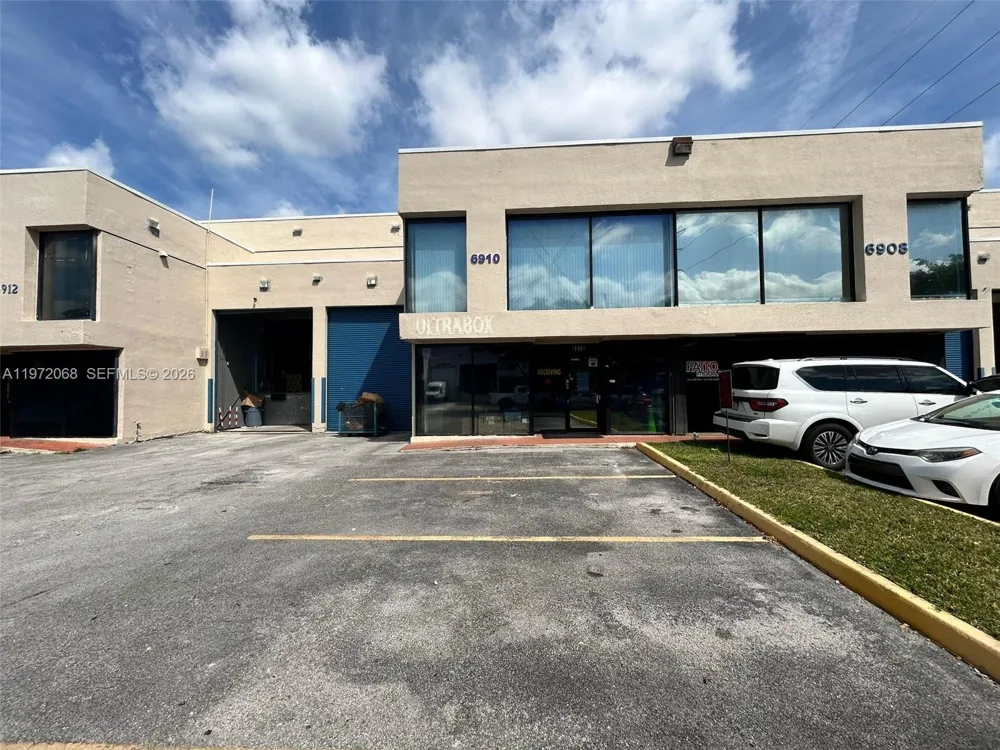 6910 NW 50th St #4-1 Miami, FL 33195