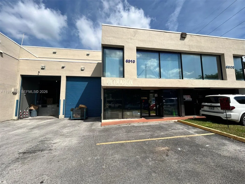 6910 NW 50th St #4-1 Miami, FL 33195