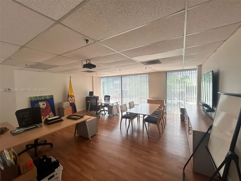 6910 NW 50th St #4-1 Miami, FL 33195