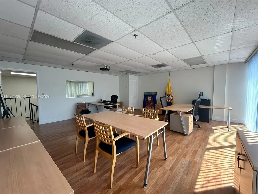 6910 NW 50th St #4-1 Miami, FL 33195