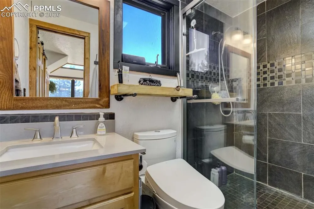 1726 County Road 104 Guffey, CO 80820
