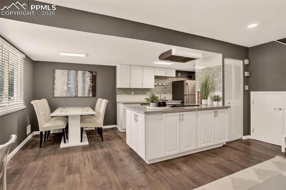 1204 S Uvalda Street Aurora, CO 80012