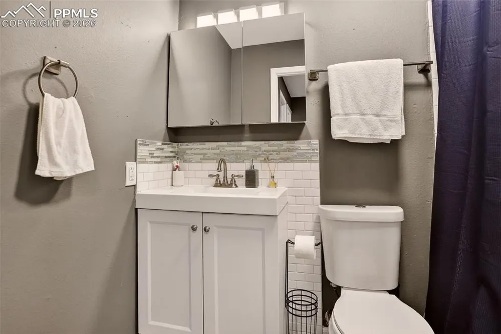 1204 S Uvalda Street Aurora, CO 80012