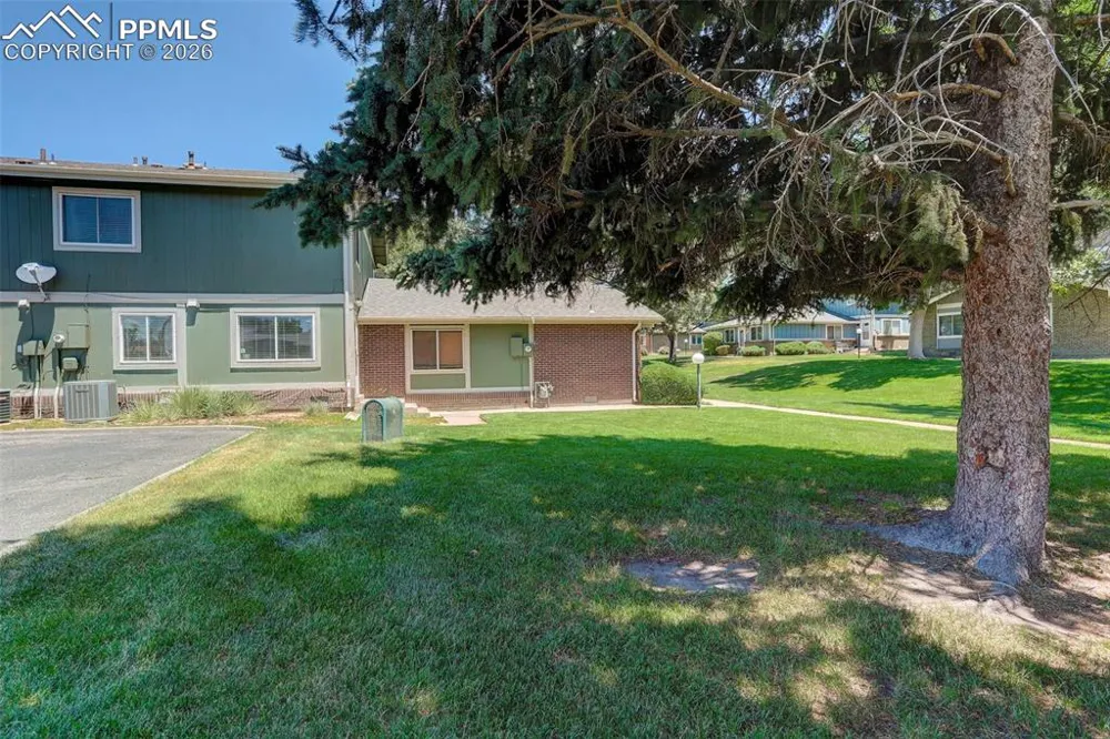 1204 S Uvalda Street Aurora, CO 80012