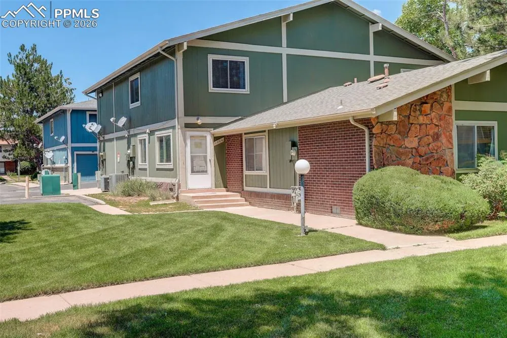 1204 S Uvalda Street Aurora, CO 80012