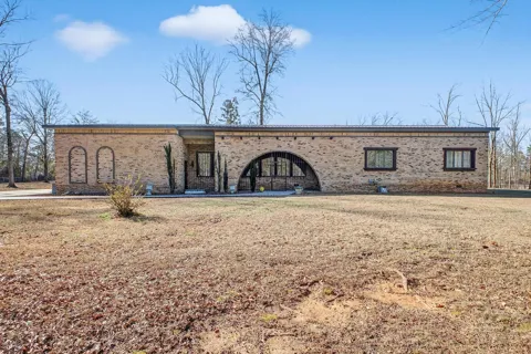 323 Longhorn Road