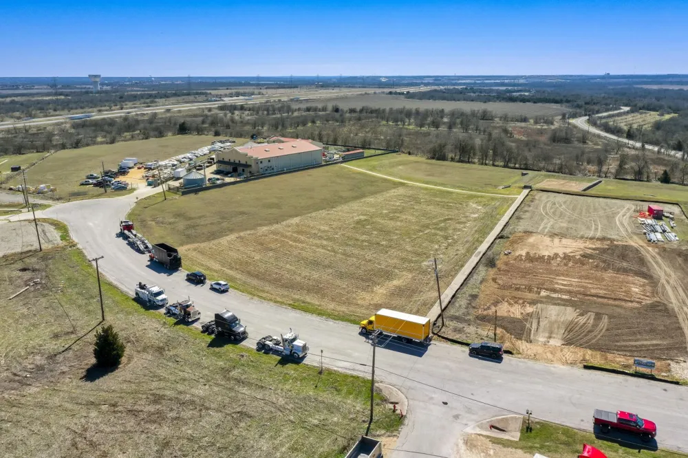 6901 LEE MANOR Cove Manor, TX 78653