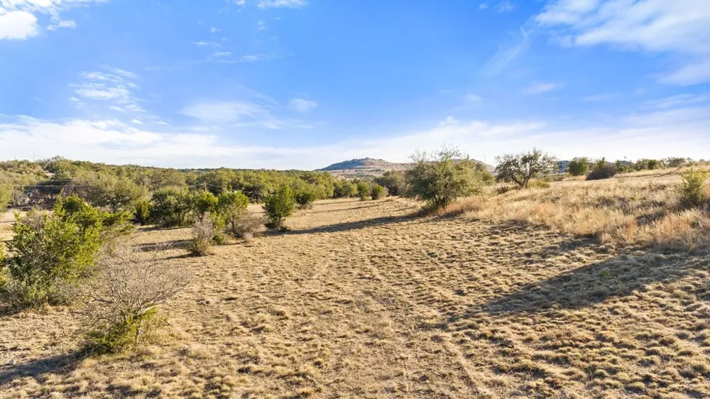 885 Stanton Road Johnson City, TX 78636