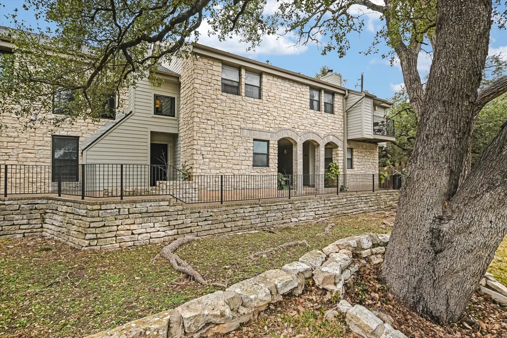 9226 Jollyville Road #122 Austin, TX 78759