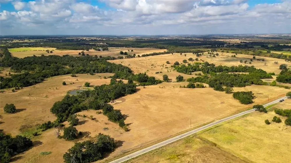 8 CR 450 Thorndale, TX 76577