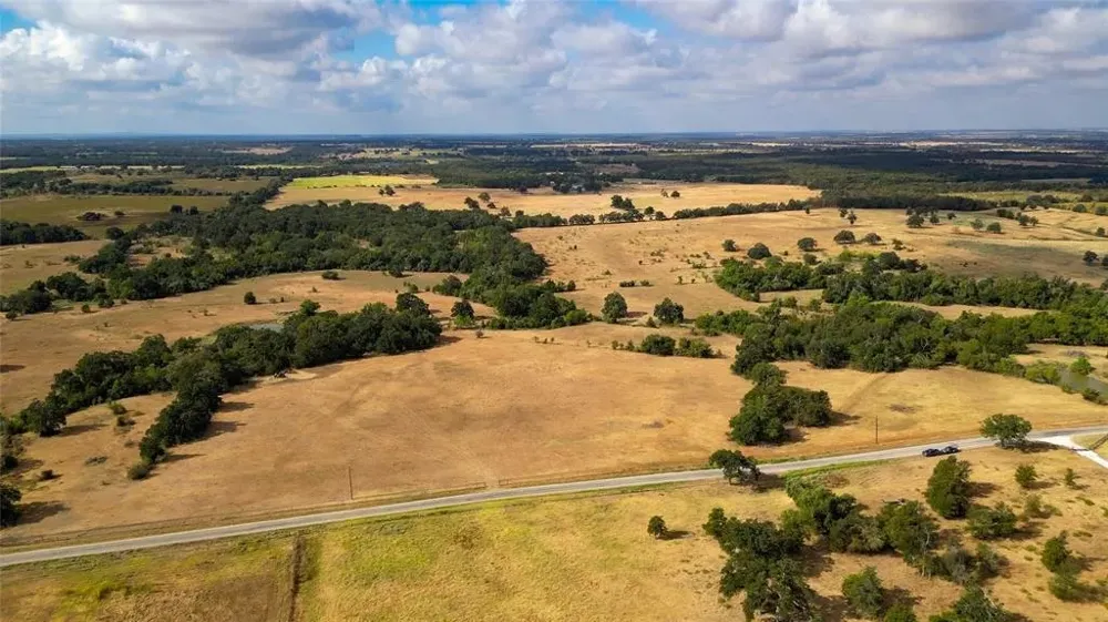 8 CR 450 Thorndale, TX 76577