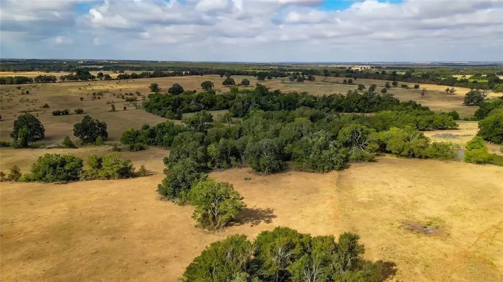 8 CR 450 Thorndale, TX 76577