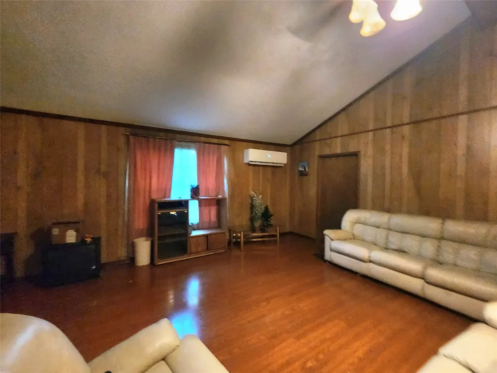 125 Hunters Drive Trinity, TX 75862
