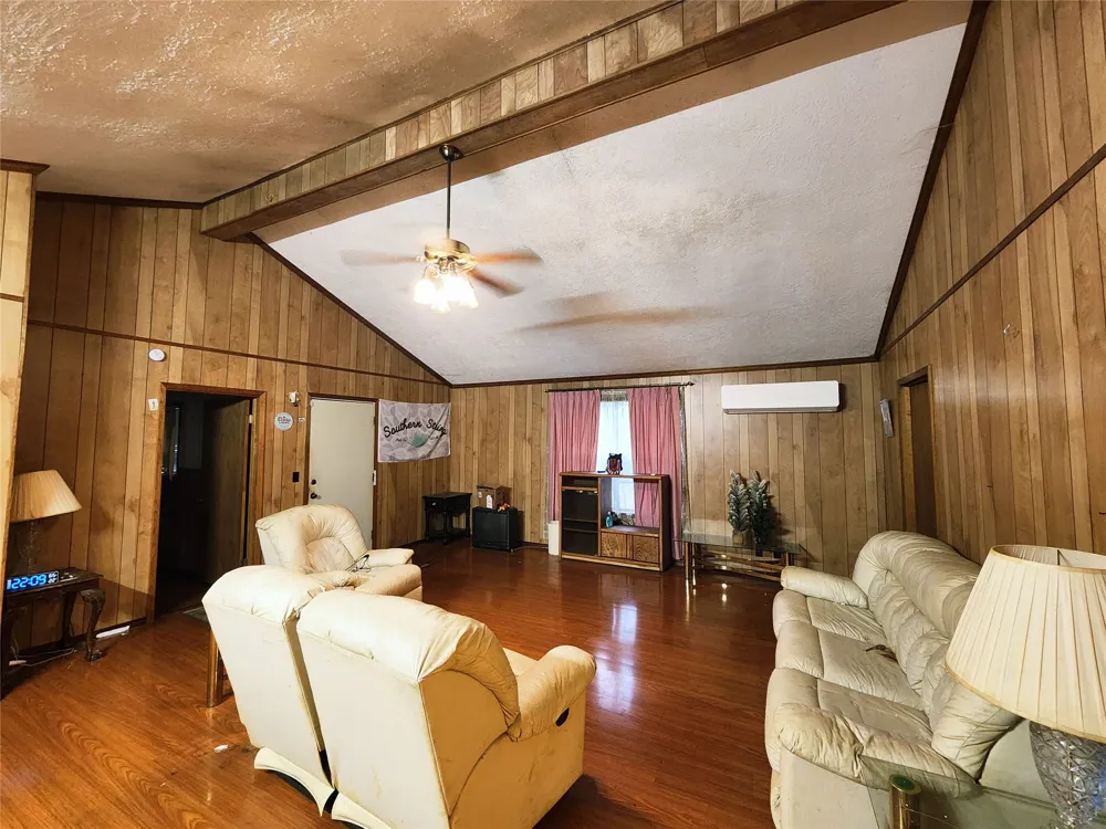 125 Hunters Drive Trinity, TX 75862