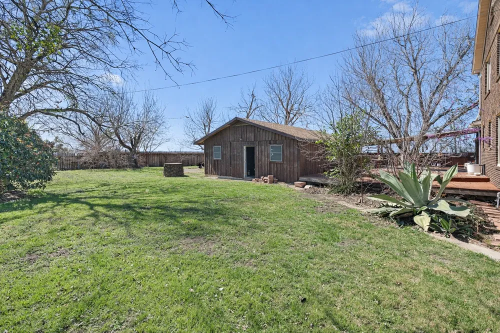 1543 W Clark Street Bartlett, TX 76511