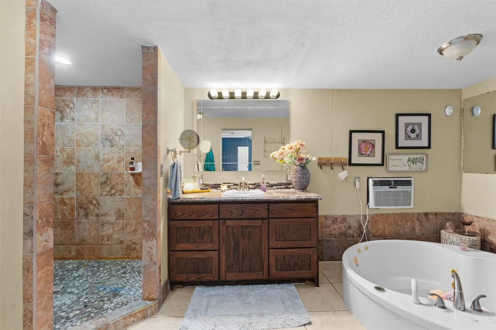 1543 W Clark Street Bartlett, TX 76511