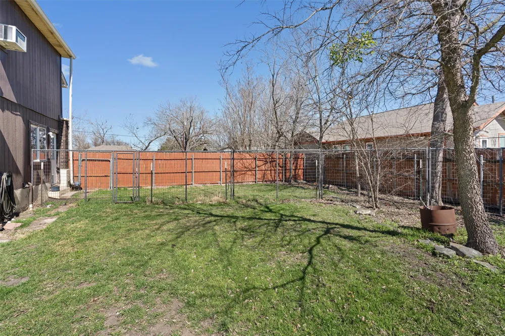 1543 W Clark Street Bartlett, TX 76511