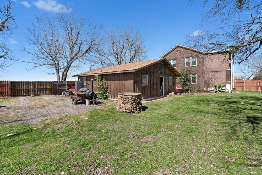 1543 W Clark Street Bartlett, TX 76511
