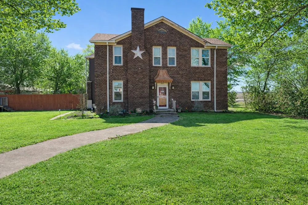 1543 W Clark Street Bartlett, TX 76511
