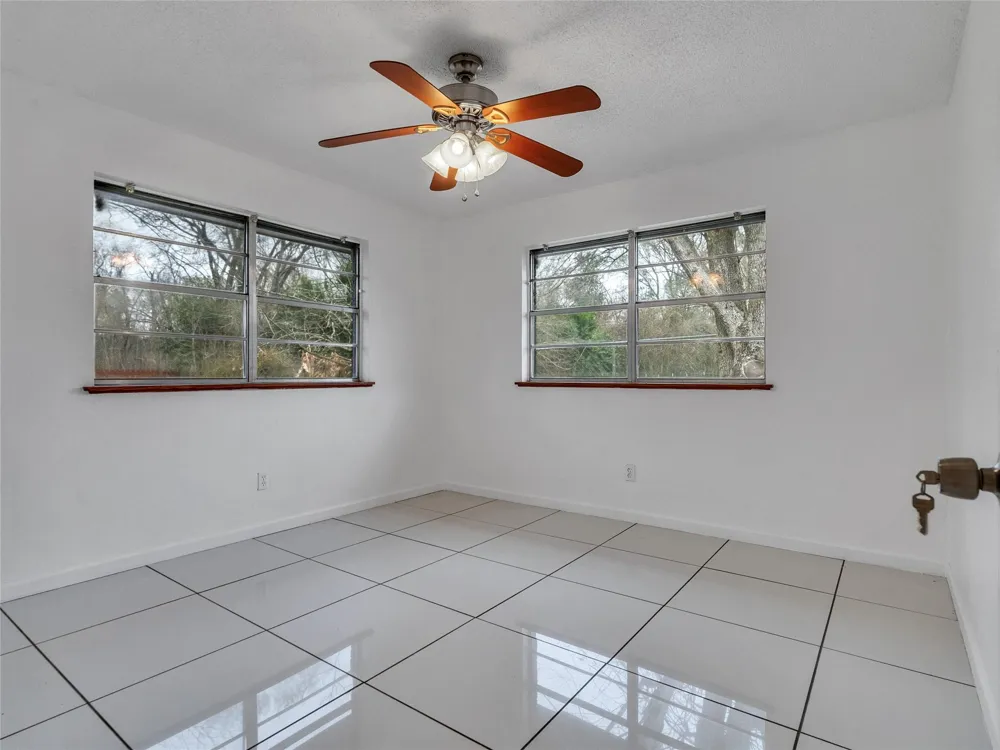 2002 W Highway 6 Alvin, TX 77511