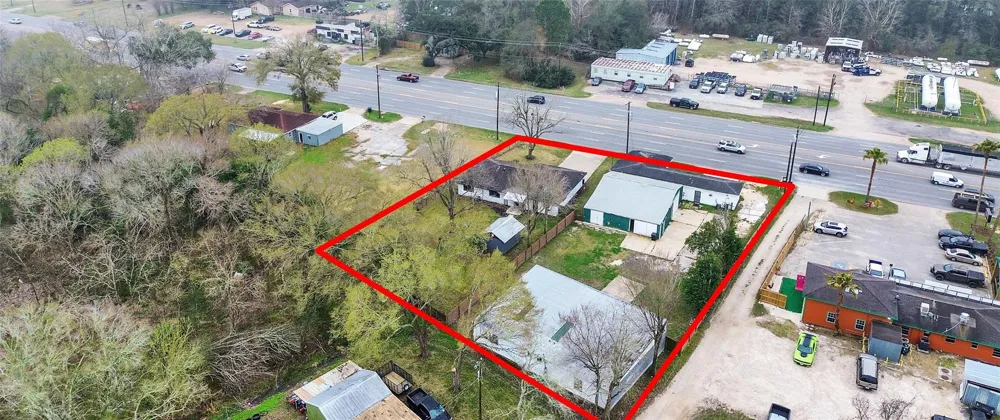 2002 W Highway 6 Alvin, TX 77511
