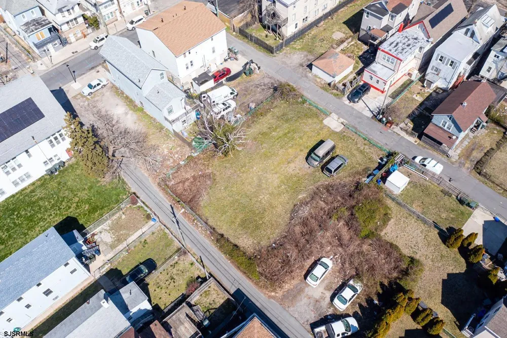 414 Hobart Ave Atlantic City, NJ 08401