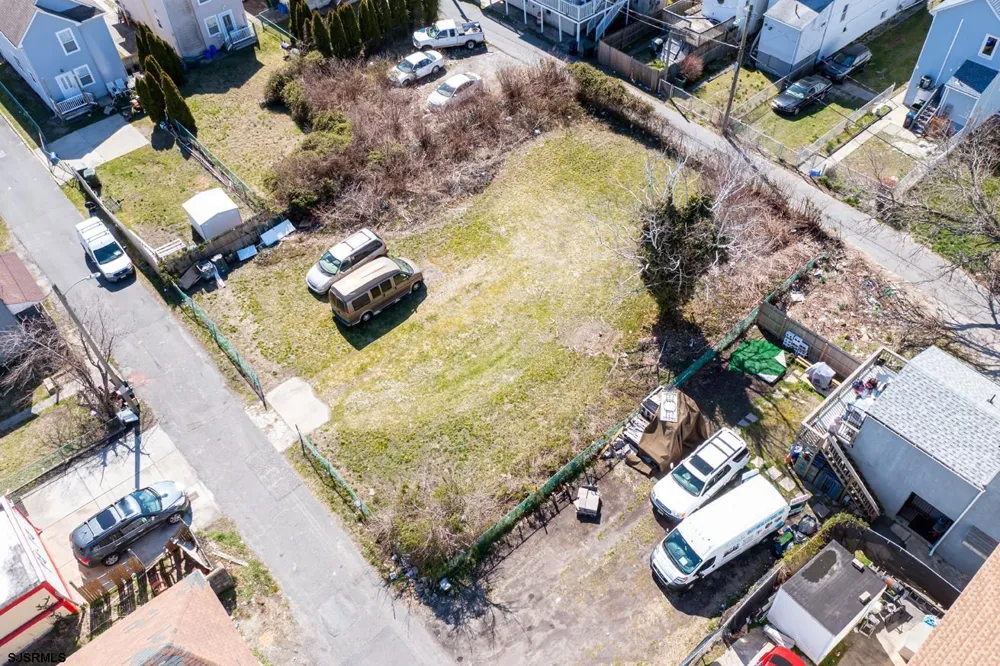 414 Hobart Ave Atlantic City, NJ 08401