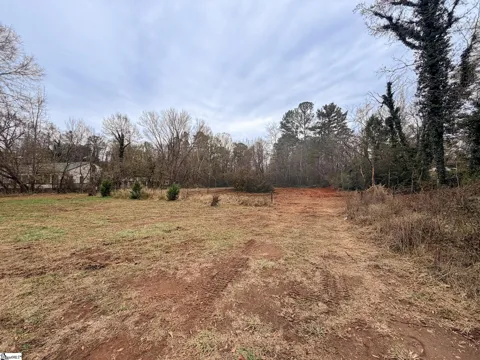 2723B Poinsett Highway