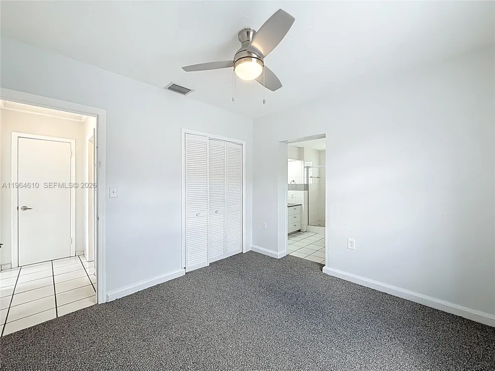 6819 SW 25th St Miami, FL 33155
