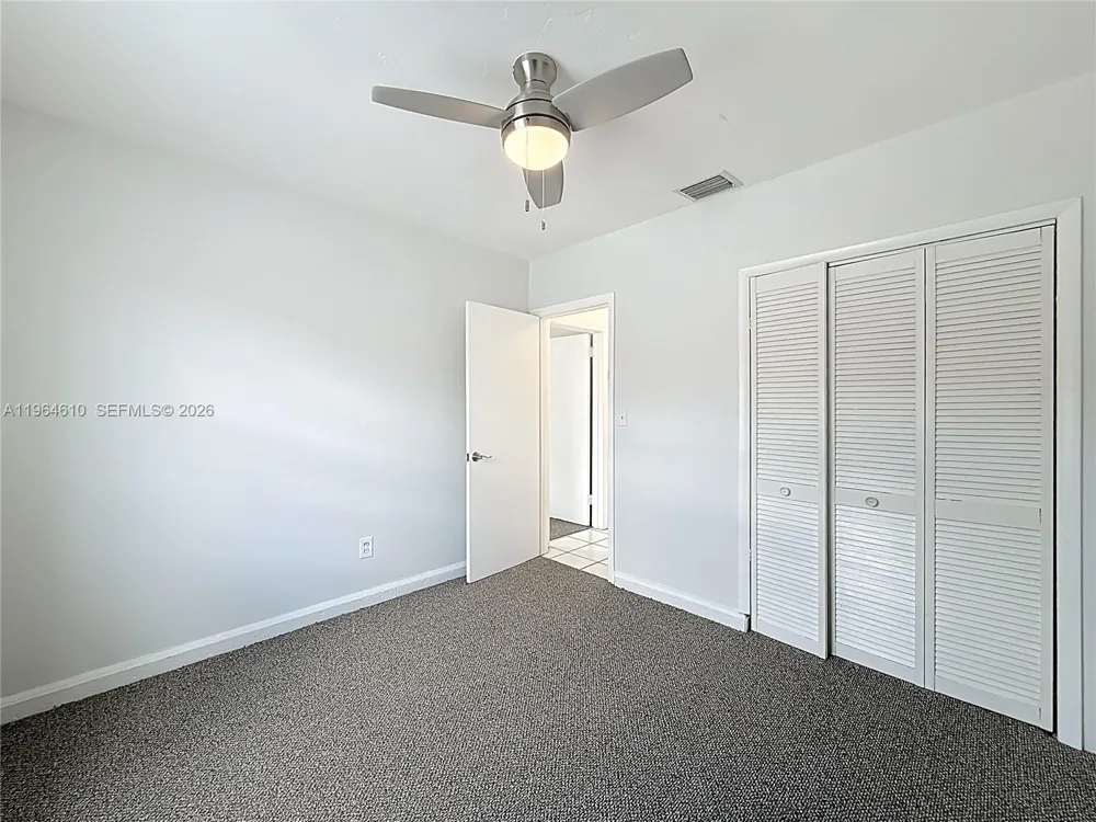 6819 SW 25th St Miami, FL 33155