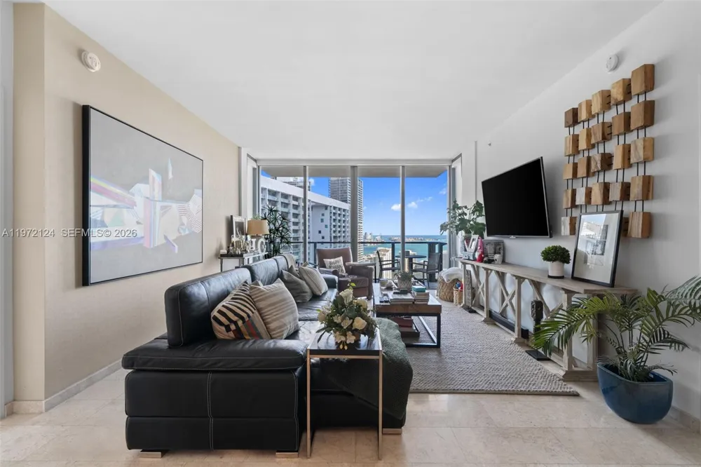 68 SE 6th St #3209 Miami, FL 33131
